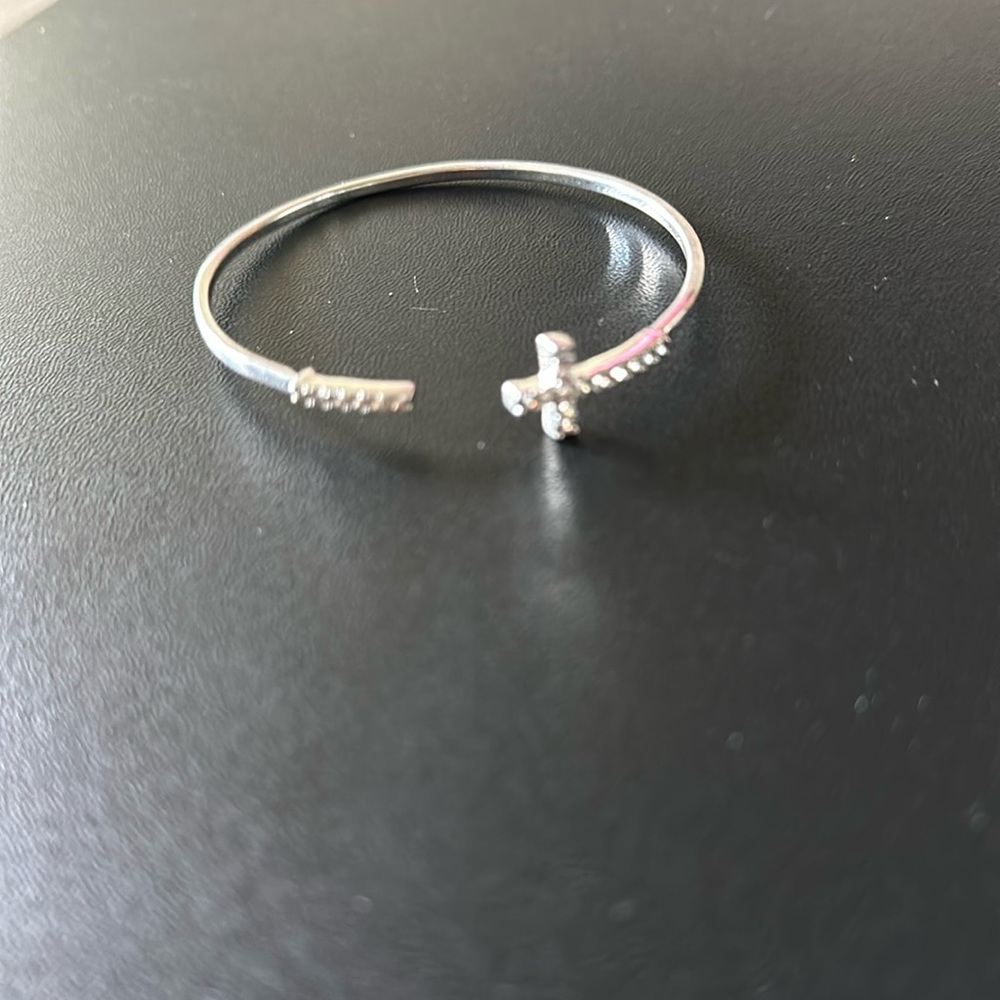 Sterling silver cross bracelet